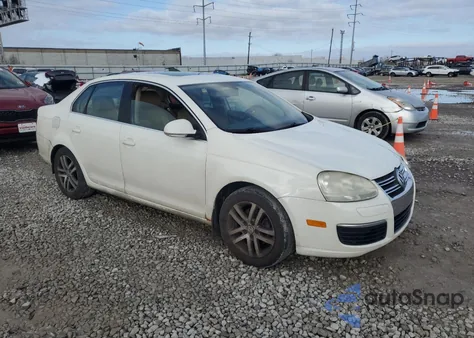 2005 Volkswagen New Jetta 2.5L Option Package 1 from USA, damaged, VIN 3VWSF71K95M635302